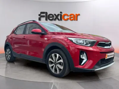 Usado Kia Stonic 84 HP (61 kW) 2022 Vermelho SUV
