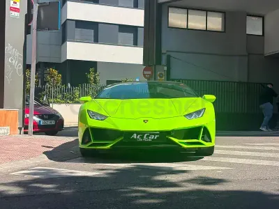 Usado Lamborghini Huracán 640 CV (470 kW) 2020 Verde Descapotable