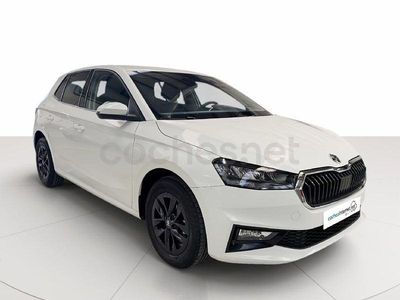 Usado Skoda Fabia Selection 95 CV (69 kW) 2025 Blanco Utilitario