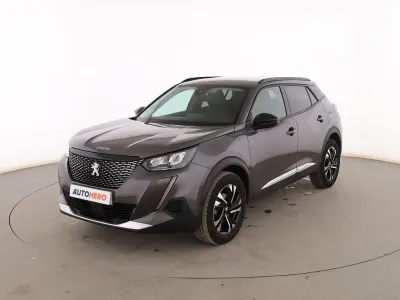 Usado Peugeot 2008 Allure 131 CV (96 kW) 2022 Gris SUV