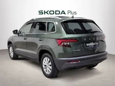 Usado Skoda Karoq Ambition 110 CV (80 kW) 2022 Verde SUV