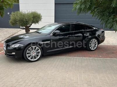 Usado Jaguar XJ Premium Luxury 300 CV (220 kW) 2016 Negro Berlina