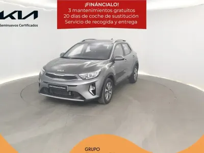 Usado Kia Stonic 100 CV (73 kW) 2024 Gris SUV