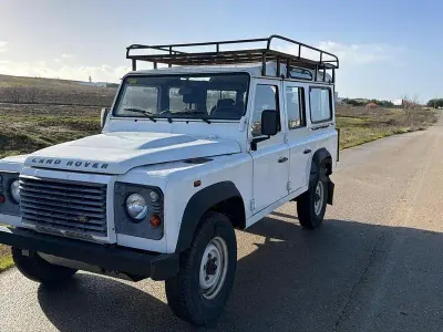 Usado Land Rover Defender 122 CV (89 kW) 2011 Blanco Familiar