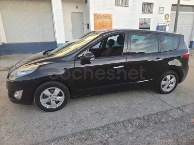 Usado Renault Scénic Dynamique 130 CV (95 kW) 2009 Negro Monovolumen