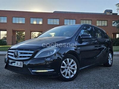 Mercedes B200