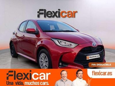 Usado Toyota Yaris Hybrid Active 116 CV (85 kW) 2023 Rojo Utilitario