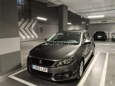 Usado Peugeot 308 Active 110 CV (80 kW) 2020 Negro Berlina