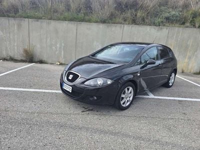 Usado Seat Leon Reference 102 CV (75 kW) 2006 Negro Utilitario