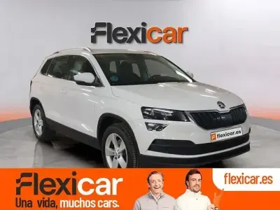 Usado Skoda Karoq Ambition 150 CV (110 kW) 2021 Blanco SUV