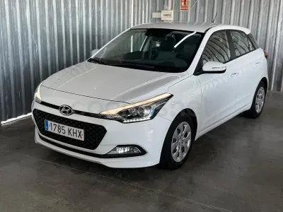 Usado Hyundai i20 GO! 84 CV (61 kW) 2018 Blanco Berlina