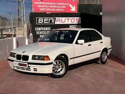 Usado BMW 318 Comfort Edition 113 CV (83 kW) 1992 Blanco Berlina