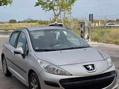 Usado Peugeot 207 70 CV (51 kW) 2007 Gris / plata Berlina