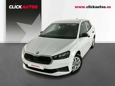 Usado Skoda Fabia Essence 80 HP (58 kW) 2025 Branco Citadino