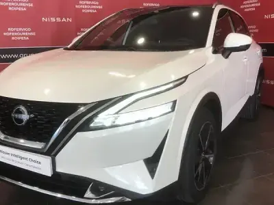 Usado Nissan Qashqai Tekna 140 CV (102 kW) 2023 Lunar white metalizado SUV