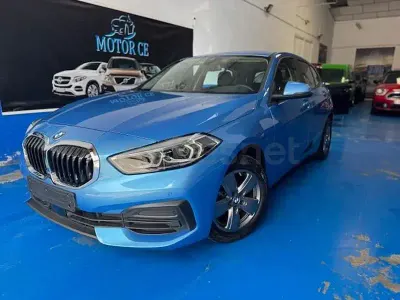 Usado BMW 118 136 CV (100 kW) 2021 Azul Utilitario