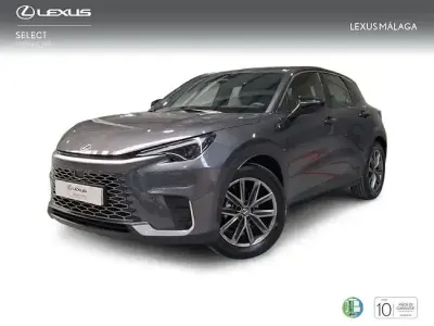 Usado Lexus LBX 136 CV (100 kW) 2025 Gris / plata SUV