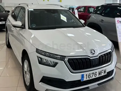 Usado Skoda Kamiq Active 110 CV (80 kW) 2023 Blanco SUV