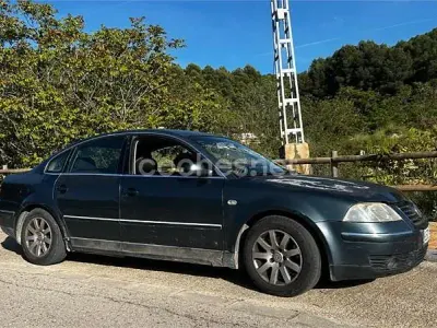 Usado VW Passat Trendline 130 CV (95 kW) 2001 Negro Berlina