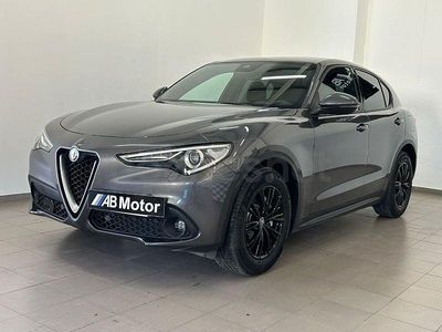 Usado Alfa Romeo Stelvio Super 160 CV (117 kW) 2022 Gris / plata SUV