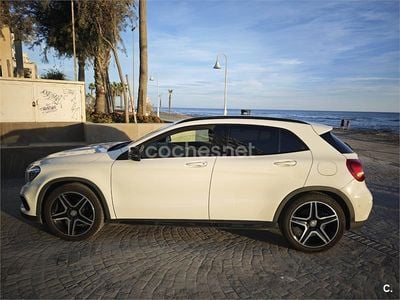Blanco Usado 2015 Mercedes GLA200 AMG line SUV | 20.990 € (Un poco caro)