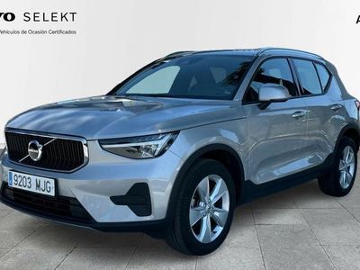 Plateado Usado 2023 Volvo XC40 Core SUV | 32.900 € (Caro)