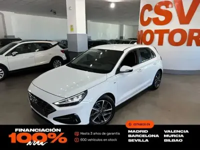Begagnad Hyundai i30 120 HK (88 kW) 2024 Vit Sedan