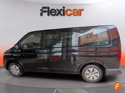 Begagnad VW Caravelle 150 HK (110 kW) 2023 Svart Van