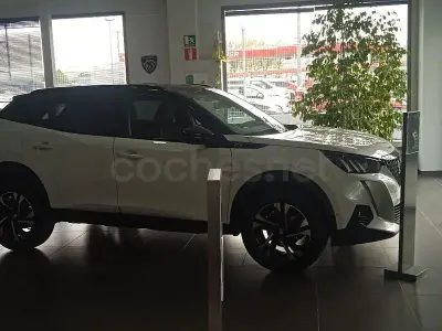 Usado Peugeot 2008 GT 130 CV (95 kW) 2021 Blanco SUV