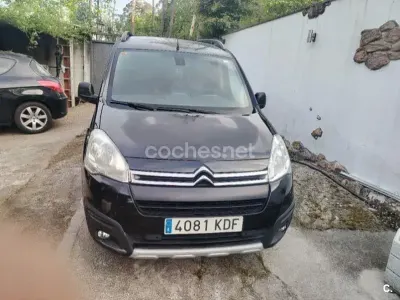 Usado Citroën Berlingo Feel 100 CV (73 kW) 2017 Negro Monovolumen