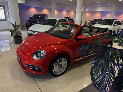 Usado VW Beetle Design 150 CV (110 kW) 2017 Rojo Utilitario