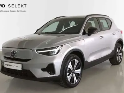 Usado Volvo XC40 Core 169 kW (230 CV) 2023 Plateado SUV