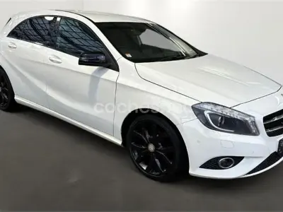 Usado Mercedes A200 Urban 156 CV (114 kW) 2013 Blanco Berlina