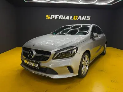 Usado Mercedes A200 Urban 156 CV (114 kW) 2016 Gris / plata Utilitario