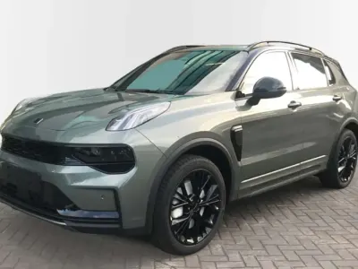 Usado Lynk & Co 01 279 CV (205 kW) 2026 Verde SUV