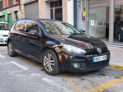 Usado VW Golf VI Advance 105 CV (77 kW) 2011 Negro Utilitario