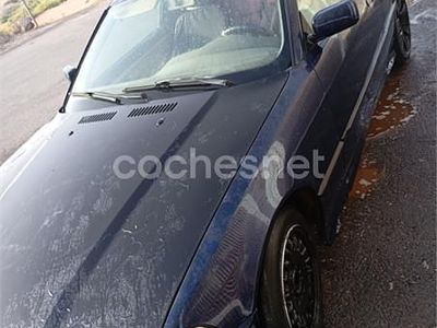 Usado BMW 320 129 CV (94 kW) 1992 Azul Berlina