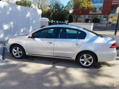 Usado VW Passat Advance 105 CV (77 kW) 2011 Gris / plata Berlina