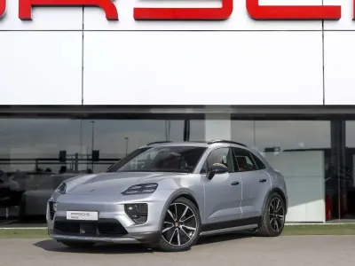 Usado Porsche Macan 300 kW (408 CV) 2025 Gris SUV