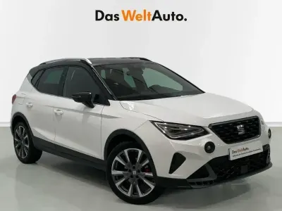 Usado Seat Arona FR 115 CV (84 kW) 2025 Blanco SUV