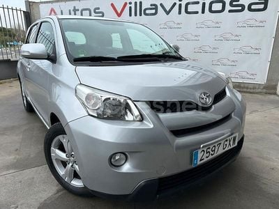 Gris / plata Usado 2010 Toyota Urban Cruiser Active Berlina | 9500 € (Buen precio)