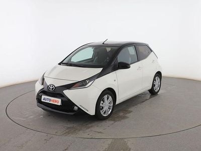 Usado Toyota Aygo X-play 70 CV (51 kW) 2018 Blanco Utilitario