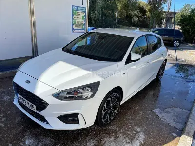 Usado Ford Focus ST-Line 125 CV (91 kW) 2019 Blanco Berlina