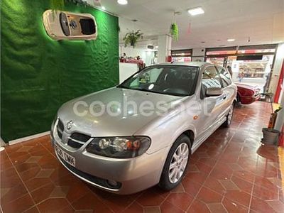 Usado Nissan Almera Visia 98 CV (72 kW) 2005 Gris / plata Berlina