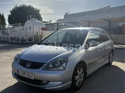 Usado Honda Civic ES 110 CV (80 kW) 2005 Gris / plata Berlina