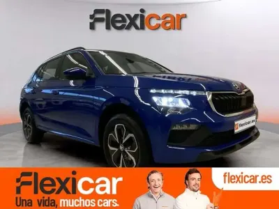 Usado Skoda Kamiq Essence 95 CV (69 kW) 2024 Azul SUV
