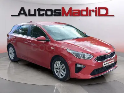 Usado Kia Ceed 120 CV (88 kW) 2021 Granate Utilitario