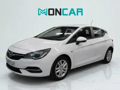 Usado Opel Astra Edition 105 CV (77 kW) 2020 Blanco Berlina