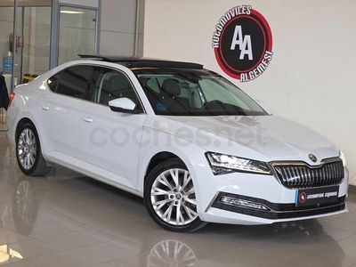 Blanco Usado 2021 Skoda Superb Style Berlina | 19.990 € (Precio justo)