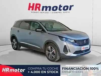 Usado Peugeot 5008 Allure 131 HP (96 kW) 2023 Cinzento SUV